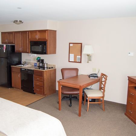 Candlewood Victoria By Ihg Exterior foto